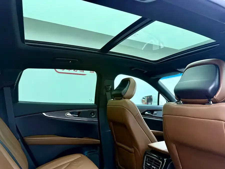 Lincoln Navigator Navigator 2021 2.0T 4WD Elegant Edition 2022 — миниатюра 4