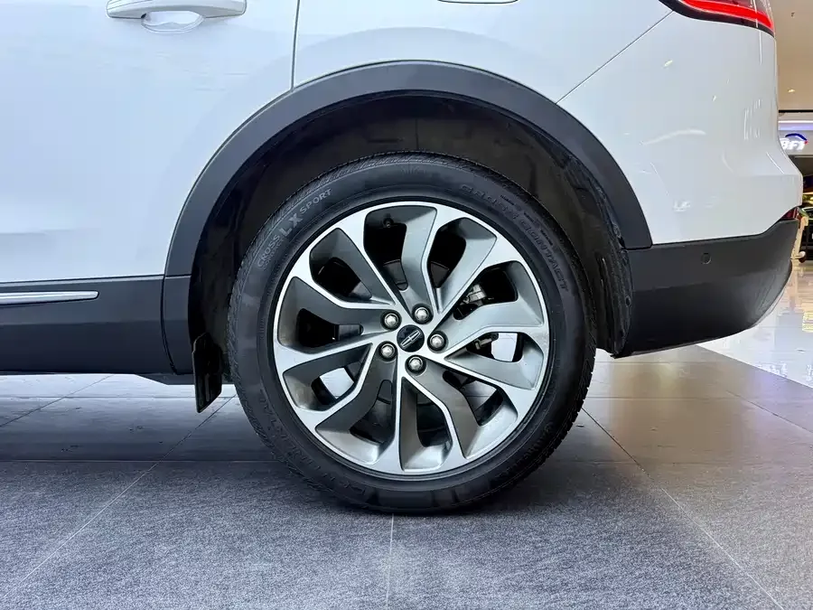 Lincoln Navigator Navigator 2021 2.0T 4WD Elegant Edition 2022 — миниатюра 5