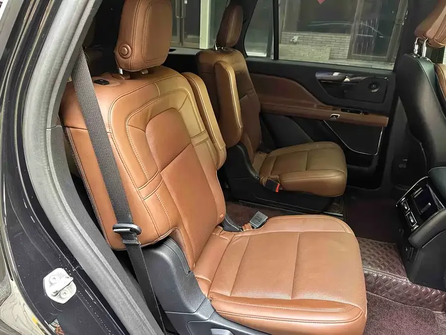 Lincoln Aviator Aviator 2021 3.0T V6 4WD Elegant Edition 2022 — миниатюра 3