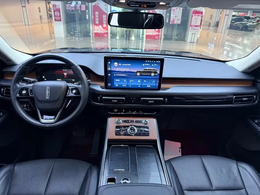 Lincoln Aviator Aviator 2021 3.0T V6 4WD Premium Edition 2022 — миниатюра 5