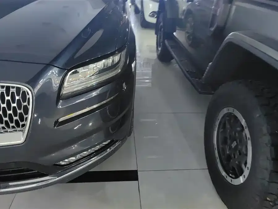 Lincoln Navigator Navigator 2021 2.0T 4WD Elegant Edition 2022 — миниатюра 2