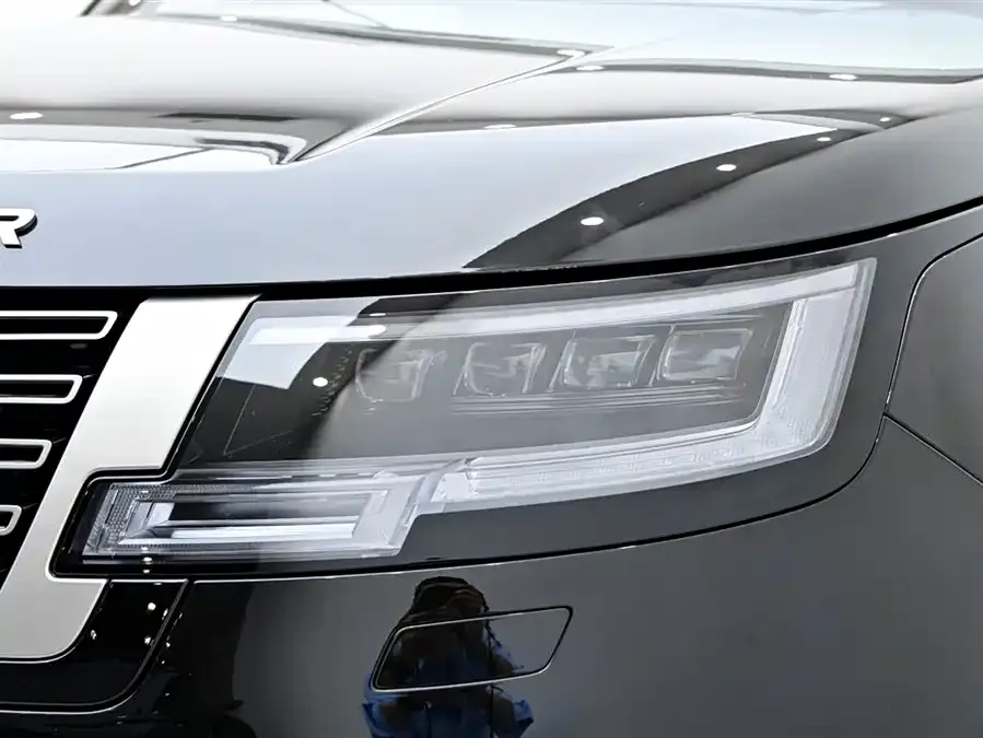 Land Rover Range Rover Range Rover 2023 3.0 L6 360PS Grand Edition 2024 — миниатюра 3