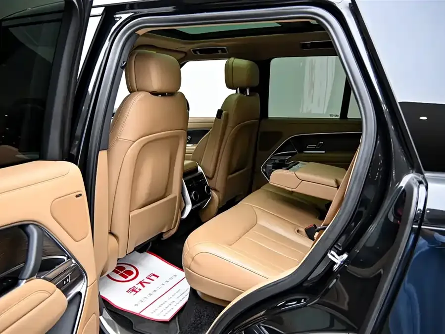 Land Rover Range Rover Range Rover 2023 3.0 L6 360PS Grand Edition 2024 — миниатюра 4