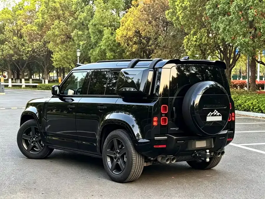 Land Rover guard Land Rover Defender 2023 facelift 110 3.0T P400 X-DYNAMIC HSE 2023 — миниатюра 2