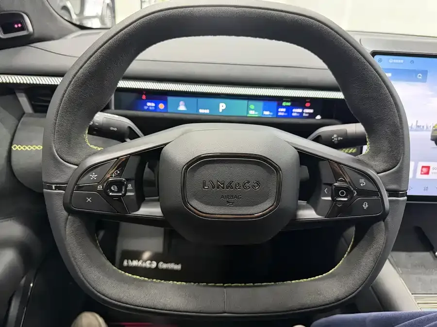 Lynk & Co 10 Lynk & Co 10 2025 240 AWD Ultra Sport Edition H7 2025 — миниатюра 2