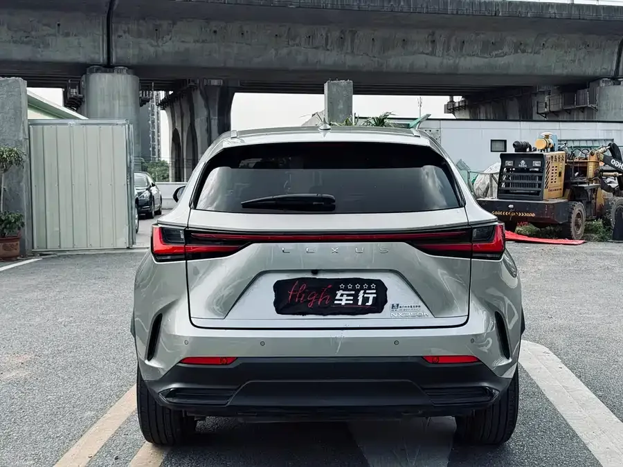 Lexus NX 2023 350h front-wheel drive Chuangchi version 2023 — миниатюра 2