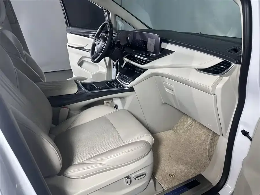 Buick GL8 2023 ES Lu Zun Comfort Edition 2022 — миниатюра 3
