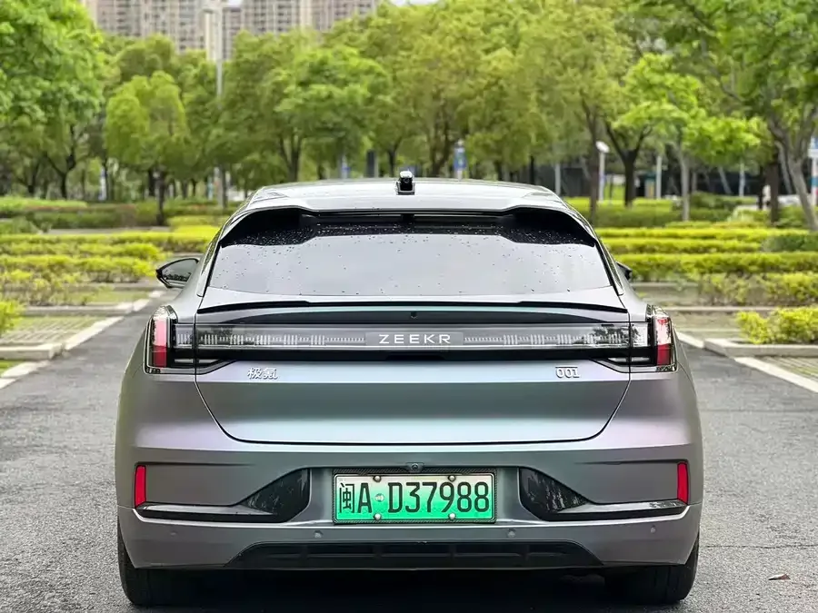 Zeekr 001 Zeekr 001 2022 Ultra-Long-Range Dual-Motor YOU Edition 2022 — миниатюра 3