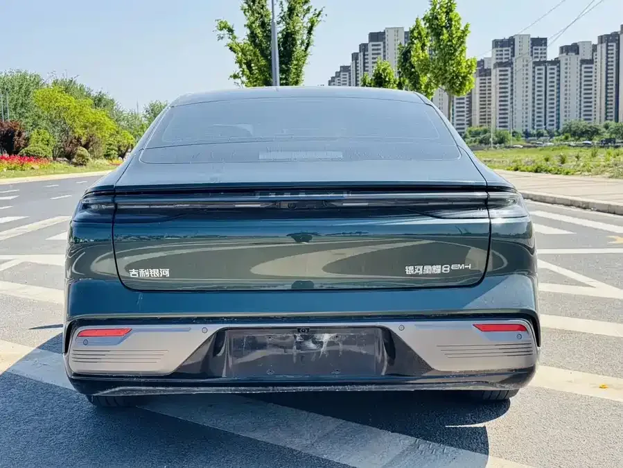 Geely Galaxy Star 8 Galaxy Star 8 2025 130km EM-i Premium Edition 2025 — миниатюра 2