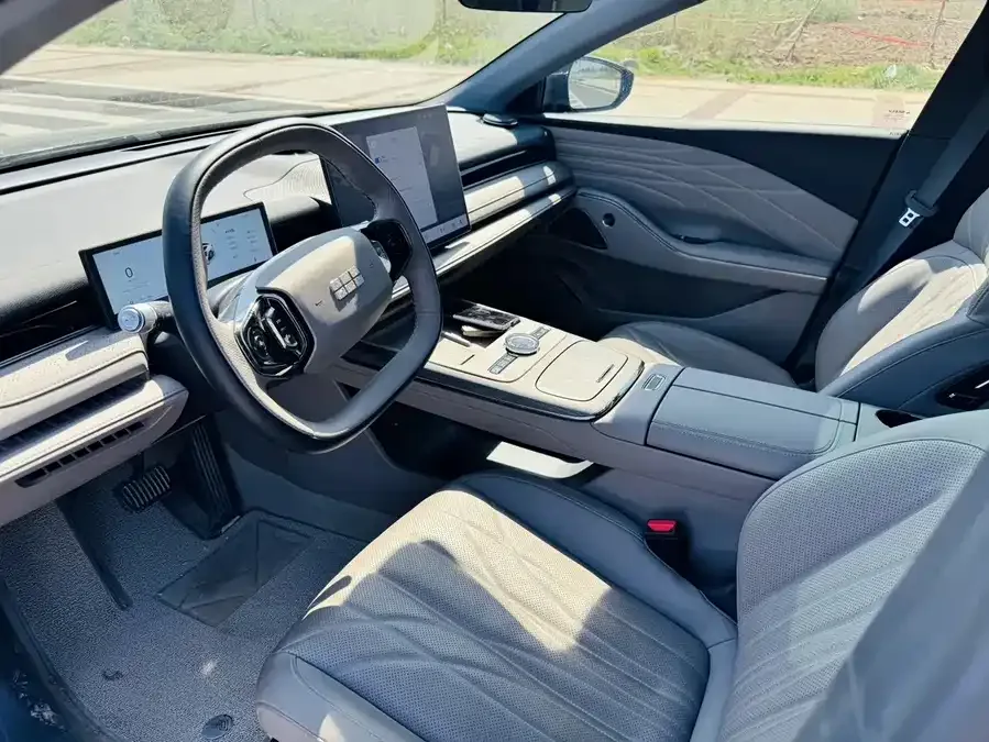 Geely Galaxy Star 8 Galaxy Star 8 2025 130km EM-i Premium Edition 2025 — миниатюра 5