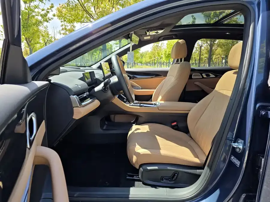 Geely Galaxy A7 Galaxy A7 2025 EM-i 150km Starship Edition 2025 — миниатюра 3