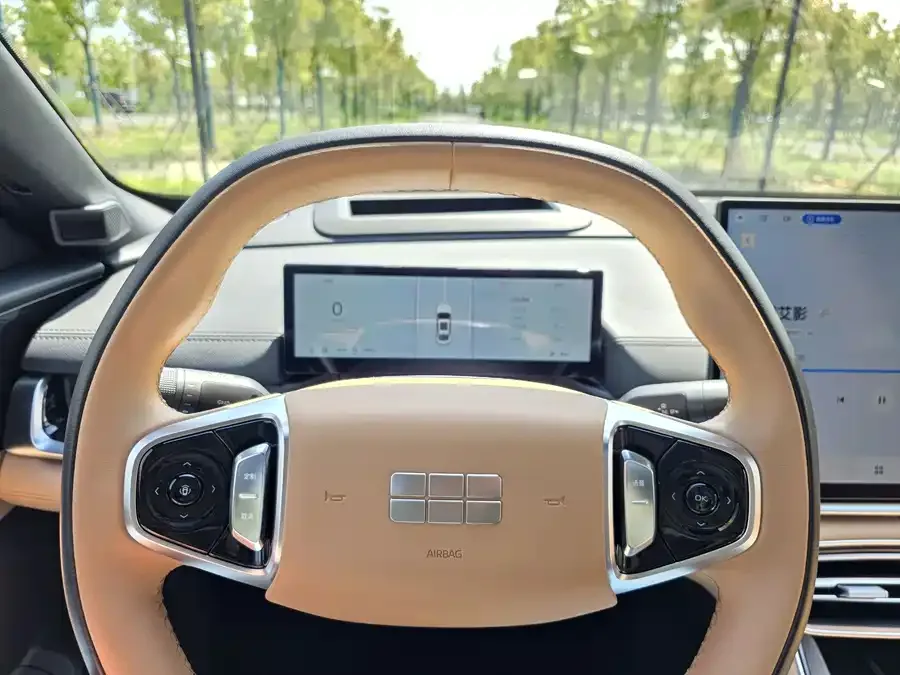 Geely Galaxy A7 Galaxy A7 2025 EM-i 150km Starship Edition 2025 — миниатюра 4