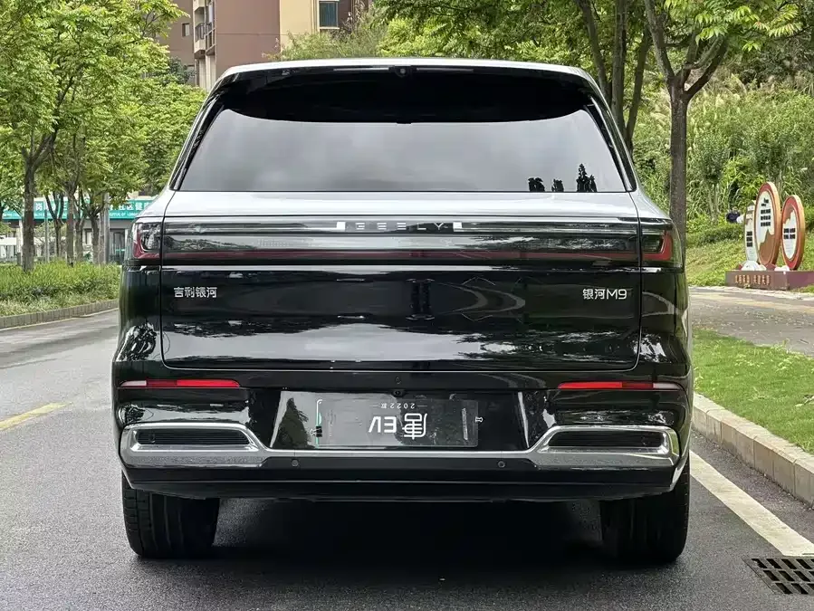 Geely Galaxy M9 Galaxy M9 2025 210km/h AWD Navigator Edition 2025 — миниатюра 2