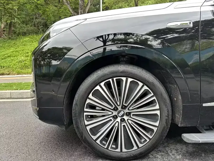 Geely Galaxy M9 Galaxy M9 2025 210km/h AWD Navigator Edition 2025 — миниатюра 3