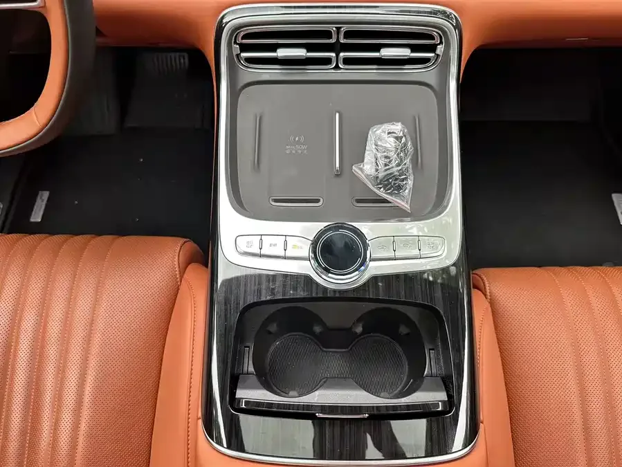 Geely Galaxy M9 Galaxy M9 2025 210km/h AWD Navigator Edition 2025 — миниатюра 4