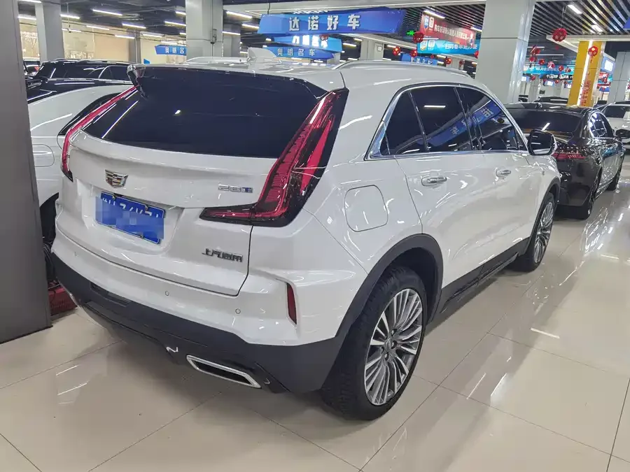Cadillac XT4 2024 28T 2WD Premium Edition 2025 — миниатюра 4