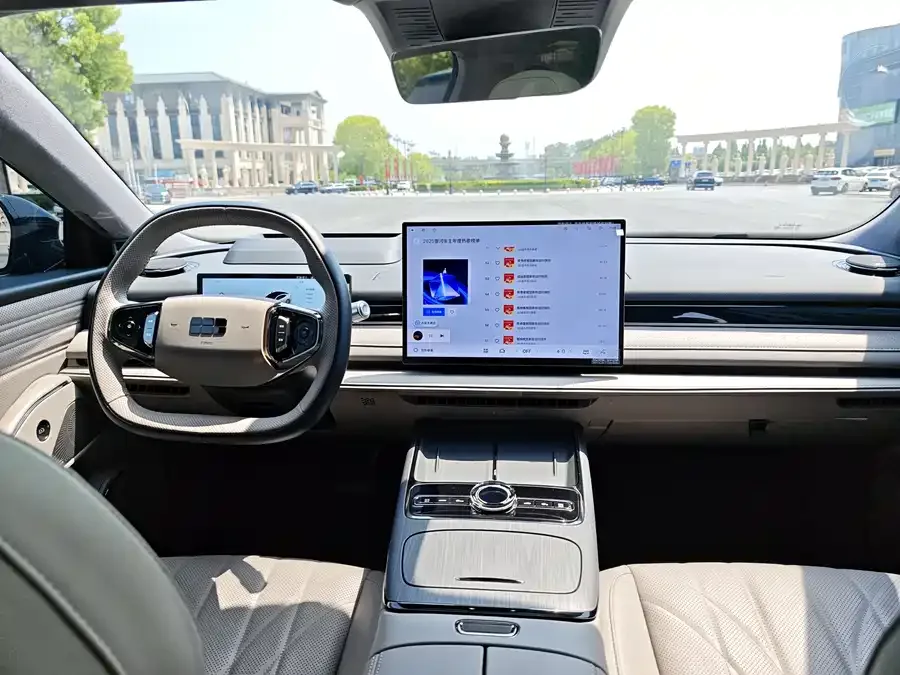 Geely Galaxy Star 8 Galaxy Star 8 2025 130km EM-P Starship Edition 2025 — миниатюра 4