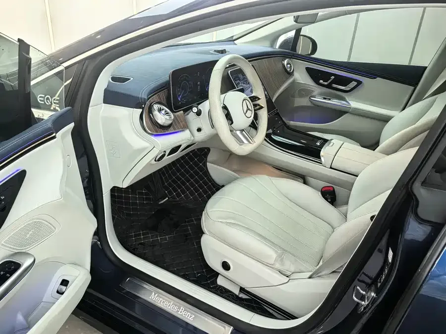 Mercedes-Benz EQE Mercedes-Benz EQE 2025 500 4MATIC Pioneer Edition 2025 — миниатюра 3