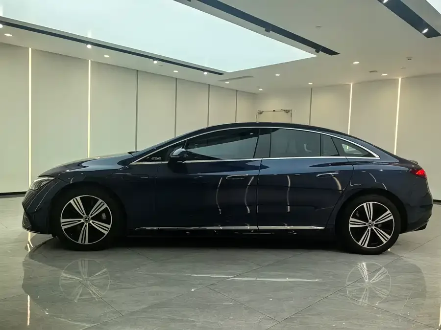 Mercedes-Benz EQE Mercedes-Benz EQE 2025 500 4MATIC Pioneer Edition 2025 — миниатюра 4