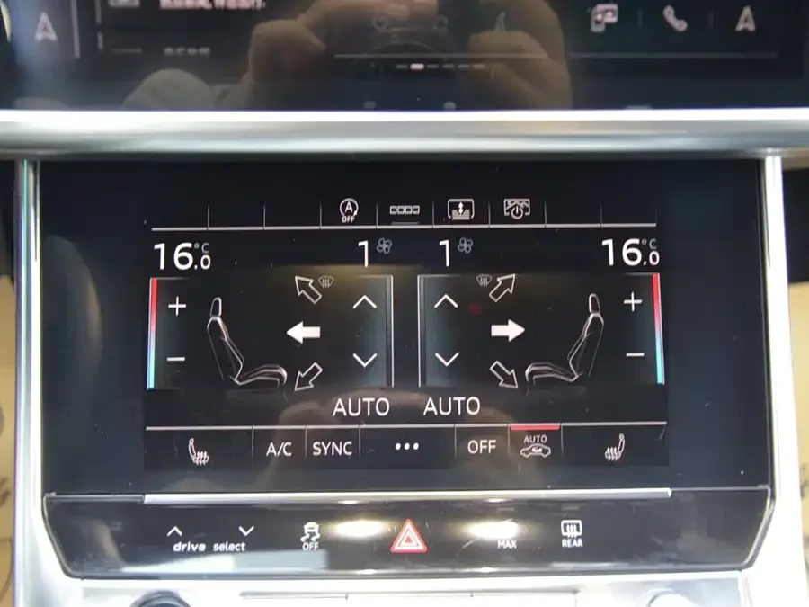 Audi A6L 2025 55 TFSI quattro Premium Dynamic Edition 2025 — миниатюра 3
