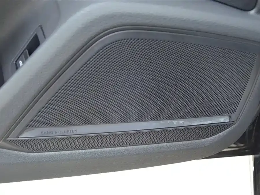 Audi A6L 2025 55 TFSI quattro Premium Dynamic Edition 2025 — миниатюра 4