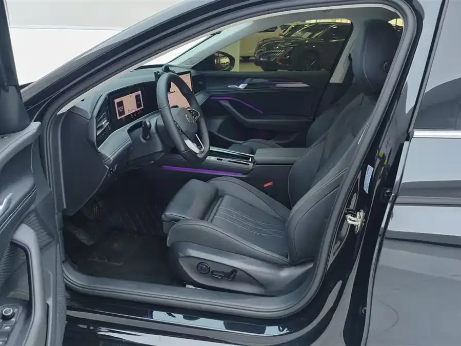 Volkswagen Magotan Magotan 2024 300TSI DSG Premium Edition Conspicuous Package 2025 — миниатюра 3
