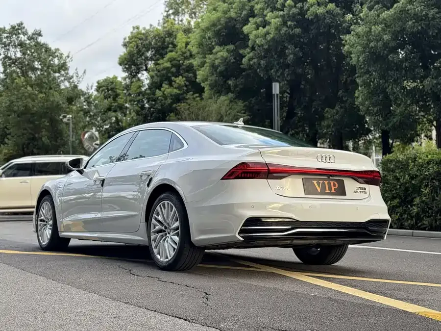 Audi A7L 2022 45 TFSI S-line Dream New Edition 2023 — миниатюра 4