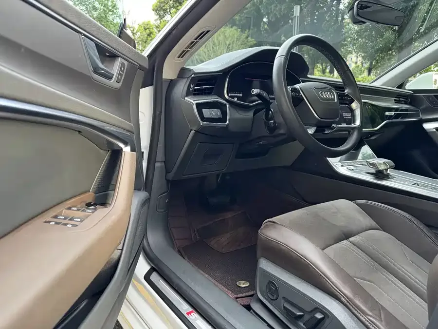 Audi A7L 2022 45 TFSI S-line Dream New Edition 2023 — миниатюра 5