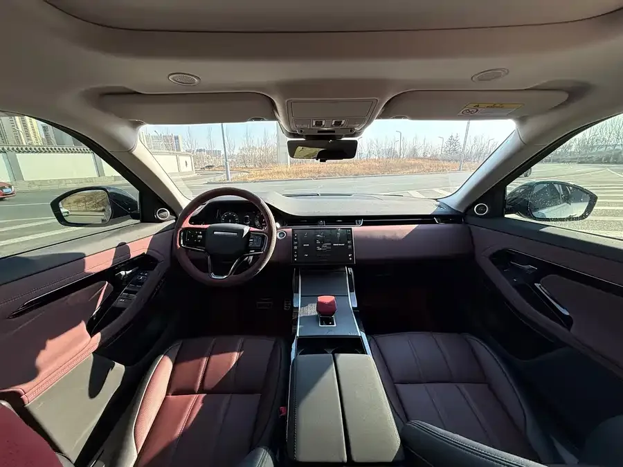 Land Rover Range Rover Aurora 2024 Range Rover Evoque L SE Yuguang Honor Edition 2024 — миниатюра 4