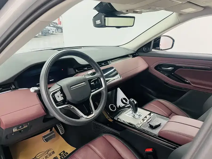 Land Rover Range Rover Aurora Range Rover Evoque 2022 facelift Evoque L 249PS R-Dynamic Deluxe Edition 2023 — миниатюра 2