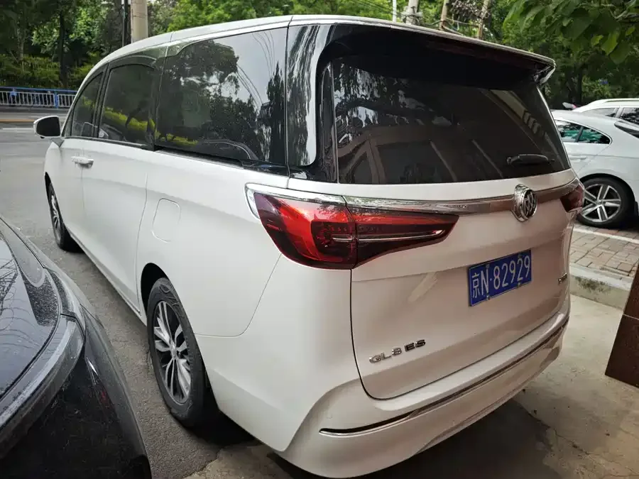 Buick GL8 2023 ES Lu Zun Comfort Edition 2023 — миниатюра 2