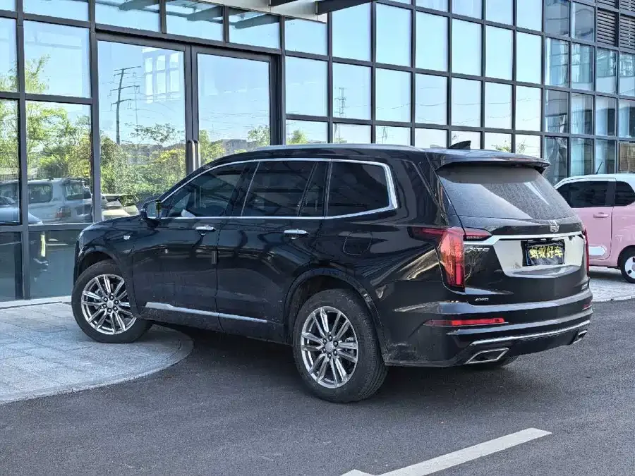 Cadillac XT6 2022 2.0T 6-seat 4WD luxury model 2022 — миниатюра 2