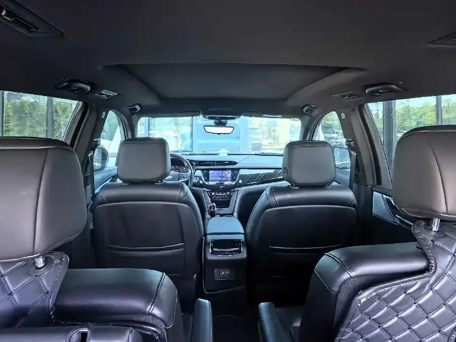 Cadillac XT6 2022 2.0T 6-seat 4WD luxury model 2022 — миниатюра 4