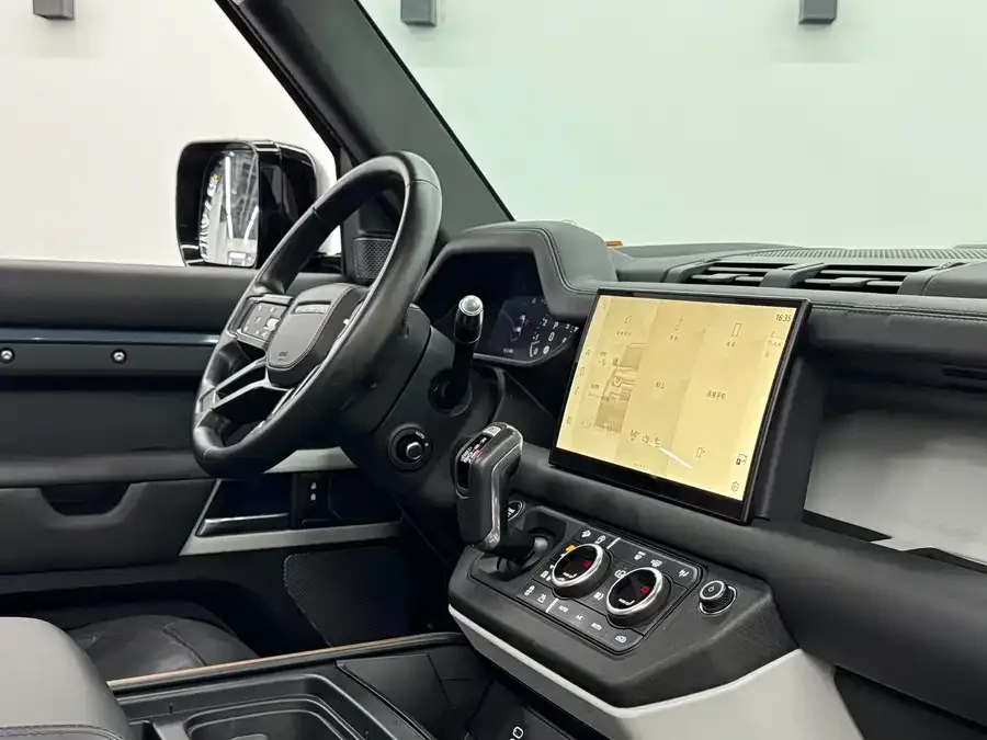 Land Rover guard Land Rover Defender 2022 90 2.0T P300 X-DYNAMIC HSE 2022 — миниатюра 3