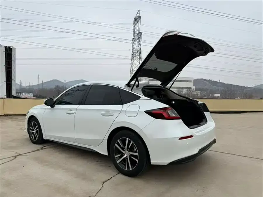 Honda CIVIC 2023 Civic HATCHBACK 240TURBO CVT Extreme Edition 2023 — миниатюра 4