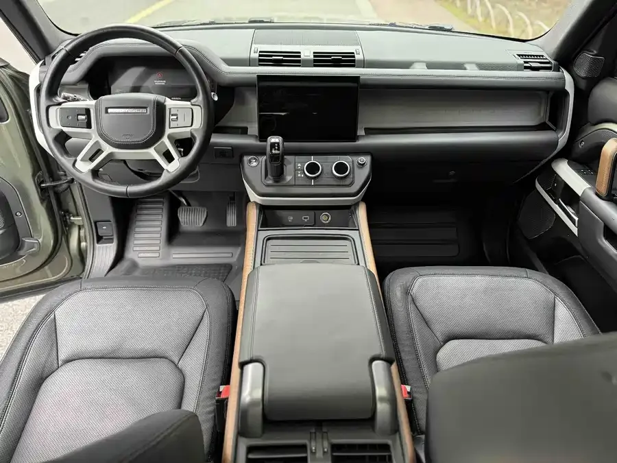 Land Rover guard Land Rover Defender 2023 facelift 110 3.0T P400 X-DYNAMIC HSE 2023 — миниатюра 3