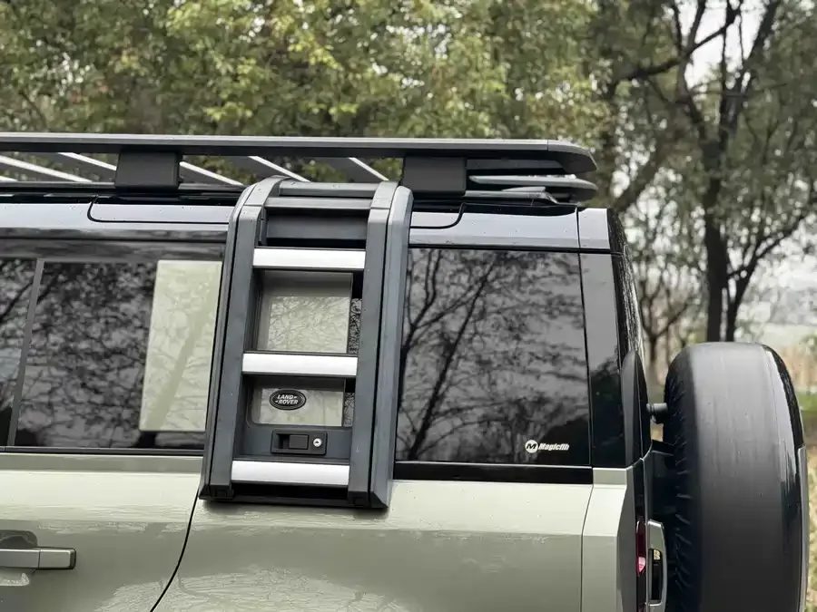 Land Rover guard Land Rover Defender 2023 facelift 110 3.0T P400 X-DYNAMIC HSE 2023 — миниатюра 5