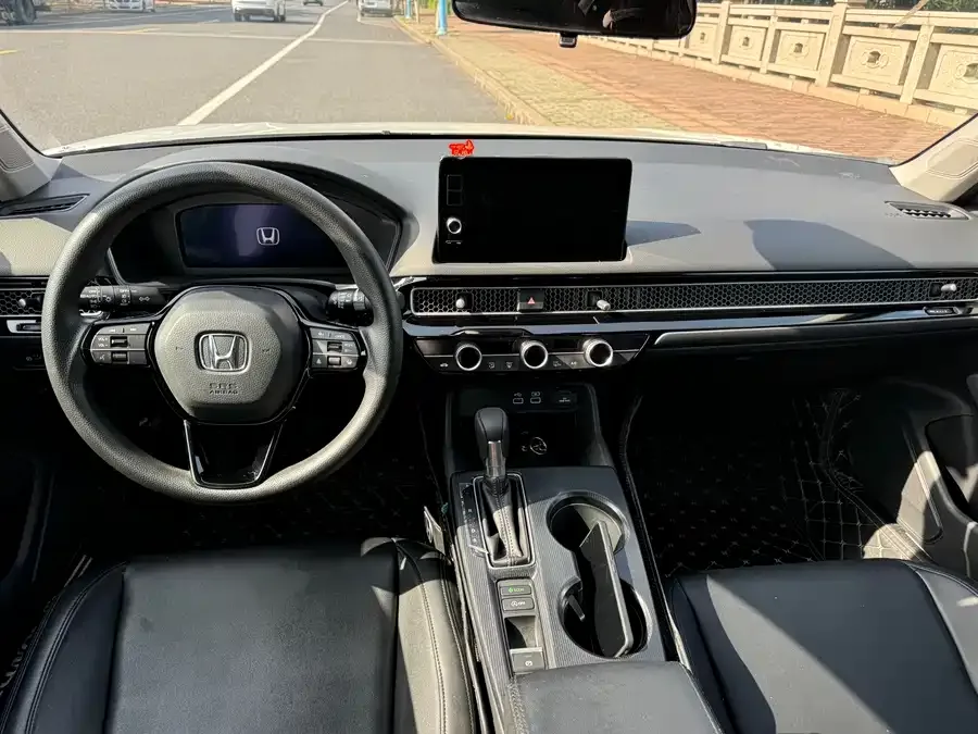 Honda Civic 2023 Civic 240TURBO CVT Power Edition 2024 — миниатюра 3