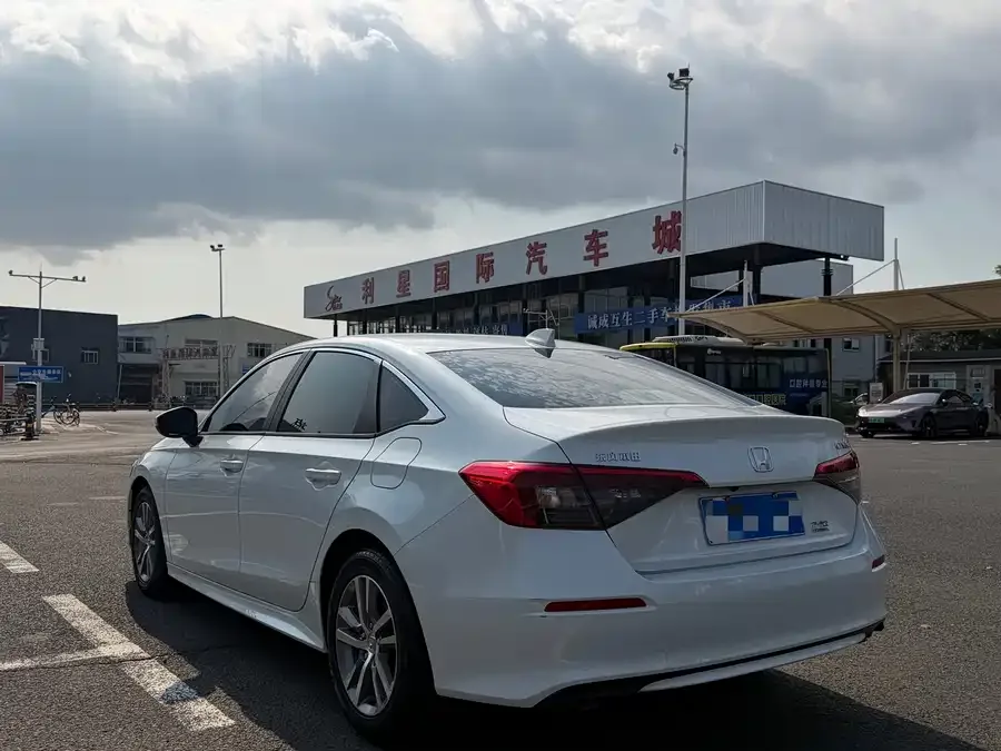 Honda Civic 2023 Civic 240TURBO CVT Power Edition 2024 — миниатюра 3
