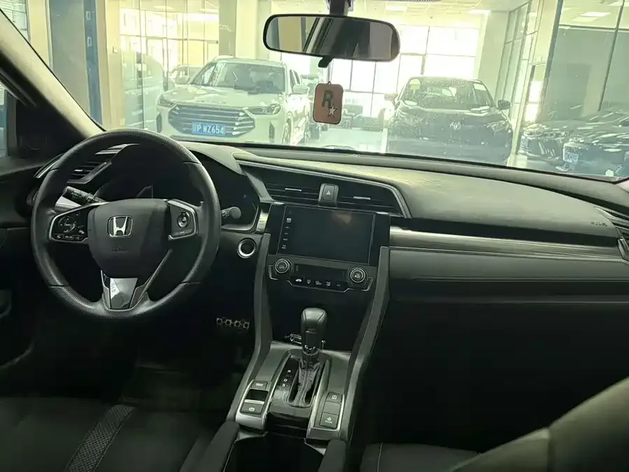Honda Civic Civic 2021 HATCHBACK 220TURBO CVT New Control 2022 — миниатюра 3