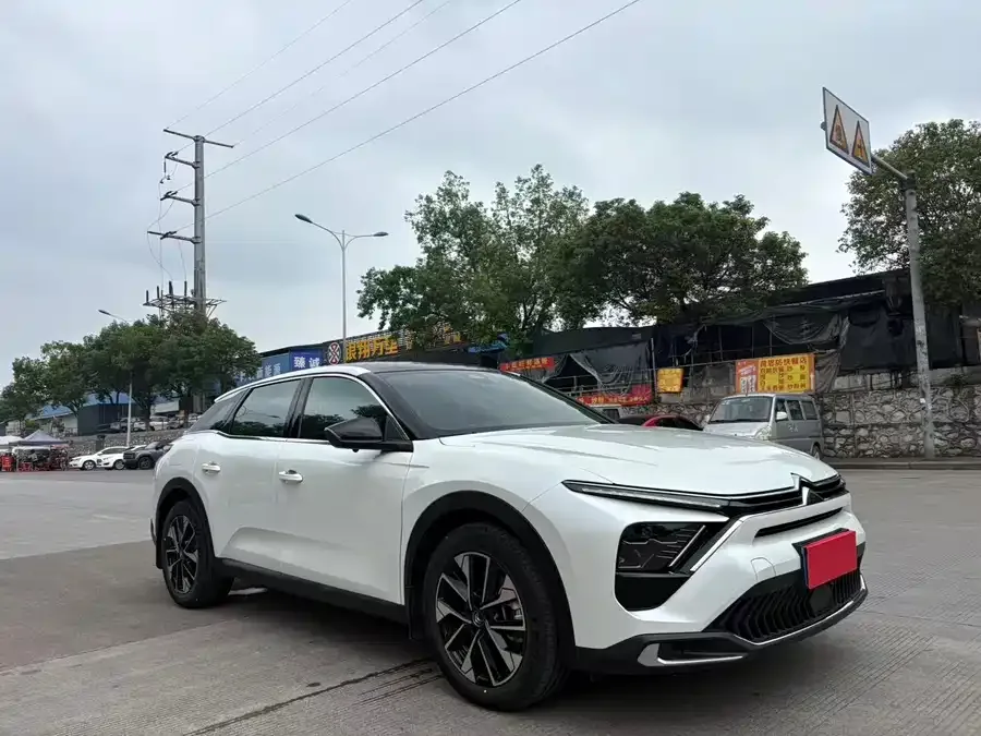 Citroen Versailles C5 X Versailles C5 X 2023 1.6T enjoys extraordinary benefits 2024 — фото 1, купить с доставкой в Москву