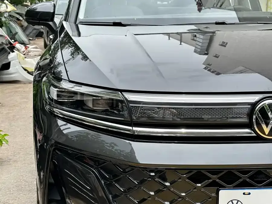 Volkswagen Talagon 2026 Range Rover 450TSI AWD Flagship 6-Seater 2025 — миниатюра 4