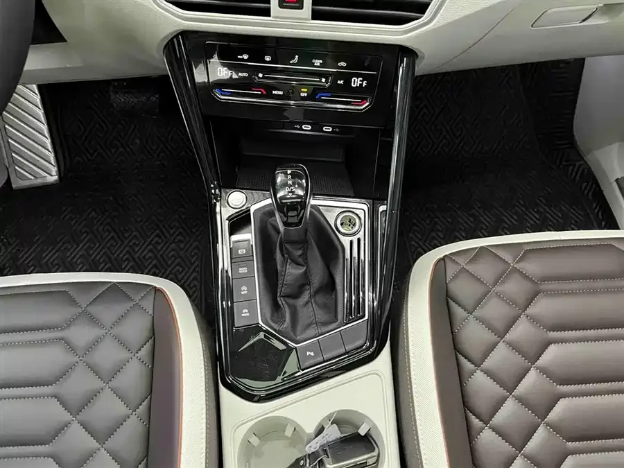 Volkswagen Tayron Tanyue 2023 280TSI 2WD Luxury Plus Advanced Edition 2022 — миниатюра 2