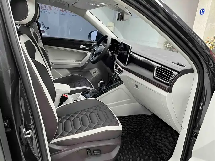 Volkswagen Tayron Tanyue 2023 280TSI 2WD Luxury Plus Advanced Edition 2022 — миниатюра 4