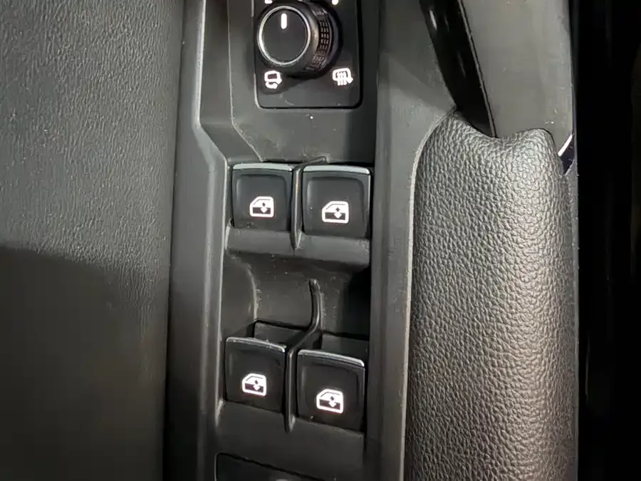 Volkswagen Tayron Tanyue 2022 280TSI 2WD Luxury Smart Edition 2022 — миниатюра 3