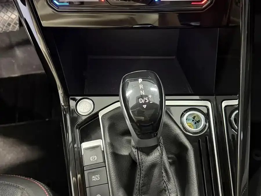 Volkswagen Tayron Tanyue 2022 280TSI 2WD Luxury Smart Edition 2022 — миниатюра 3