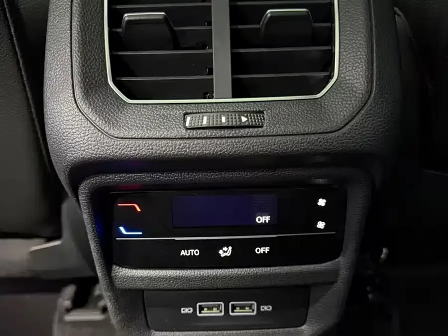 Volkswagen Tayron Tanyue 2022 280TSI 2WD Luxury Smart Edition 2022 — миниатюра 4