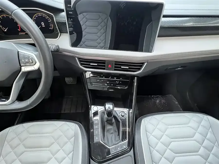 Volkswagen Tayron Tanyue 2023 280TSI 2WD Luxury Plus Advanced Edition 2022 — миниатюра 3