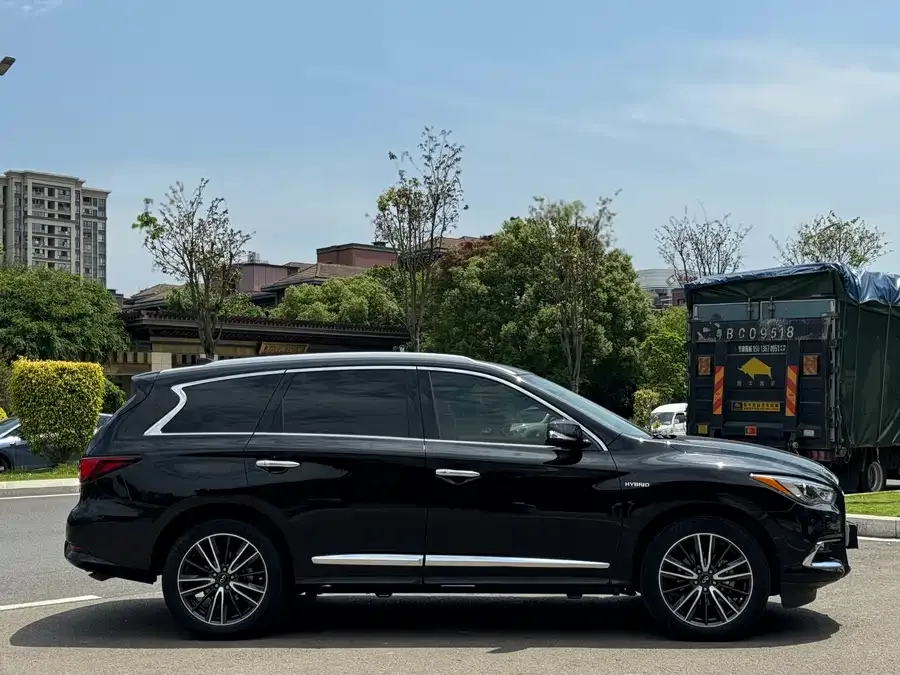 Infiniti QX60 2020 2.5 S/C Hybrid Two-wheel drive Excellent Edition 2022 — миниатюра 4