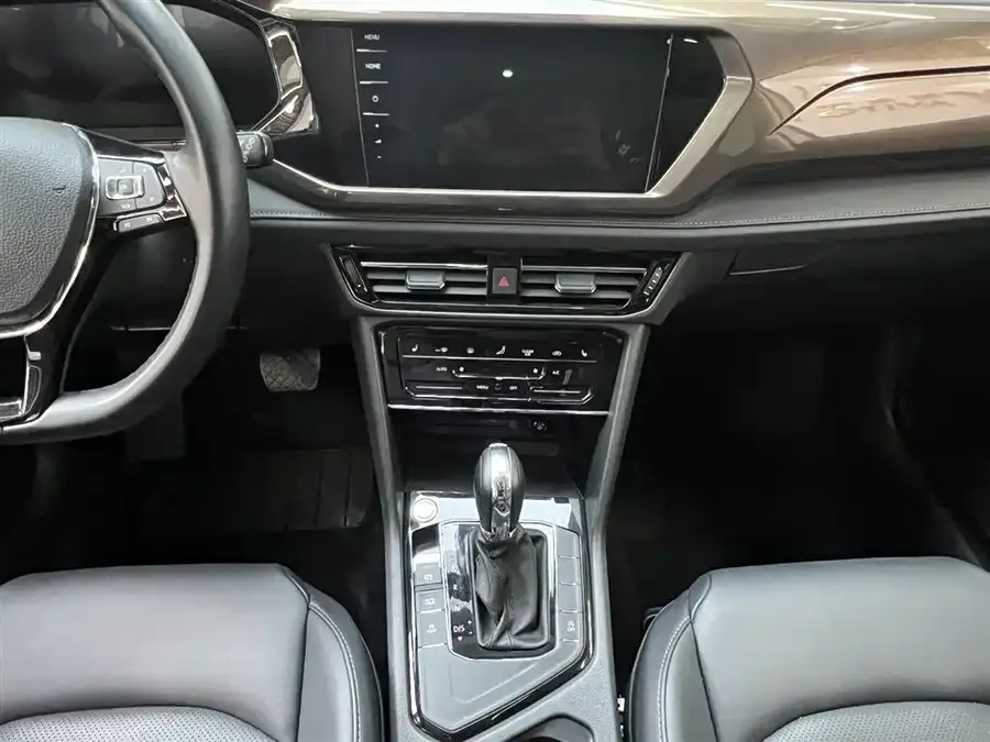 Volkswagen Tiguan (Tharu) Tuyue 2022 280TSI 2WD Luxury Edition 2022 — миниатюра 3